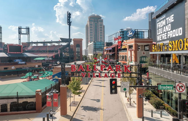 Ballpark Luxury Loft Steps from Arch - Photo 31