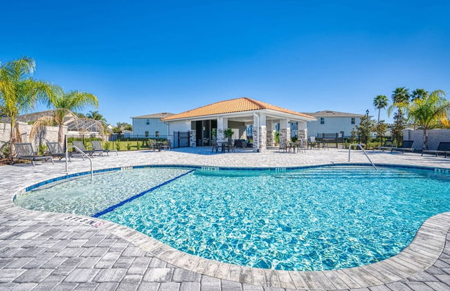 7961 Luxuosa Villa de 4 Suítes com Piscina Privativa a 10 Minutos da Disney - Foto 72