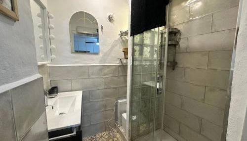 Central House with Terrace - Photo 4