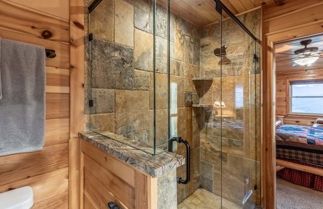 Luxury 4200 Sqft Log Cabin on 50 Acres Sleeps 16 - Foto 35