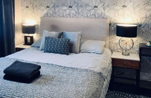 The Lake House, Woking - Photo 11