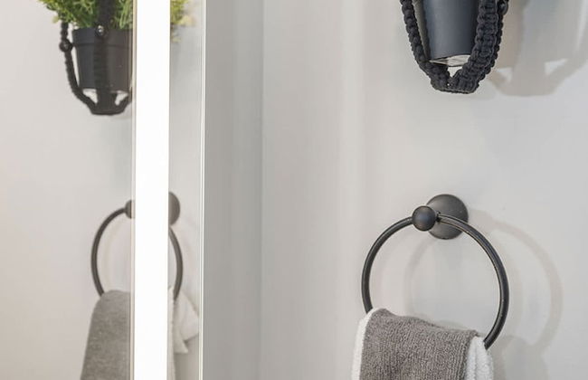 Spacious 2BD With Private Balcony and Free Parking 2 - Foto 62