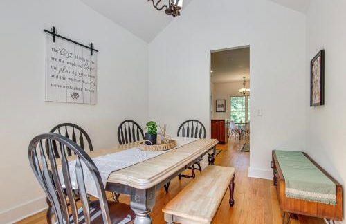 Black Mountain Hideaway with Hot Tub and Pool Table! - Foto 6