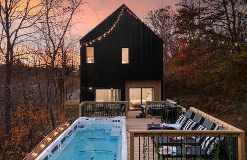 Heated Hydro Pool -Spa - Plunge - Luxe AVL Retreat - Foto 1