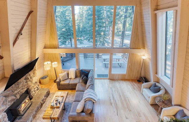 Lundy Bearden Serene Tahoe Retreat With Deck, Fireplace, and Forest Views - Foto 5