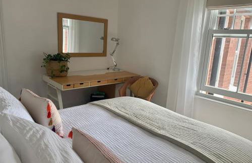 A unique and spacious river front property - Foto 49