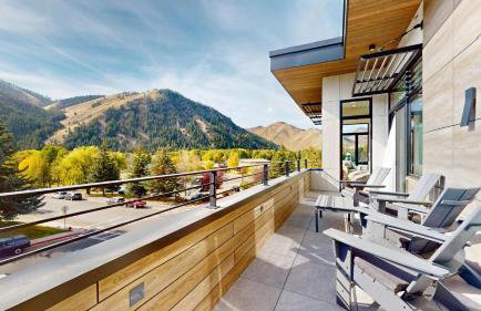 The Residences at One Twenty Unit 302 - Foto 17