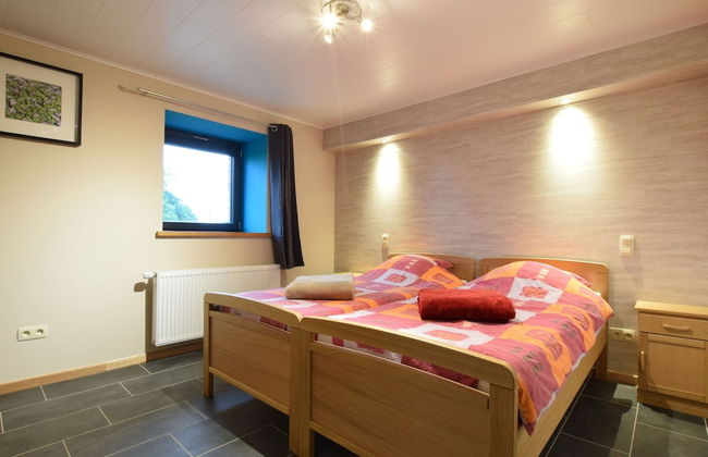 Serene Garden Retreat - Photo 4