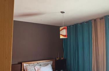 Luxurious and spacious ensuite and lounge with ping pong table - Perfect to rest near the beach - Foto 9