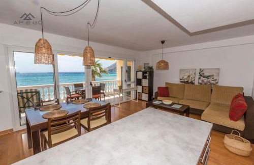 Castillo Beachfront SeaViews - Photo 4