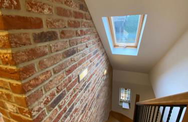 New Bury Cottage near Goodwood - Photo 11