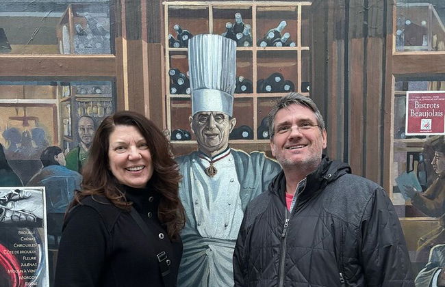 Tour privado de degustación de comida en el mercado matutino de Lyon en Les Halles Paul Bocuse - Foto 10