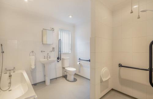 The Beeches - Photo 17