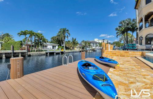 Villa Rhodes Palatial Waterfront Beach Estate - Photo 22