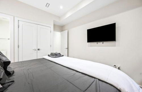 Sleeps 12 Downtown Entire home with rooftop - Foto 53