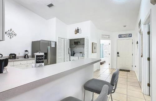 The Galactic Getaway, 3Bed, 2Bath Apartment, Free Parking, Heated Pool - Foto 44