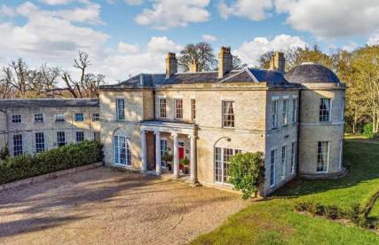 Beccles Georgian Mansion l 9 Bedrooms, Hot Tub & Parkland - Foto 38