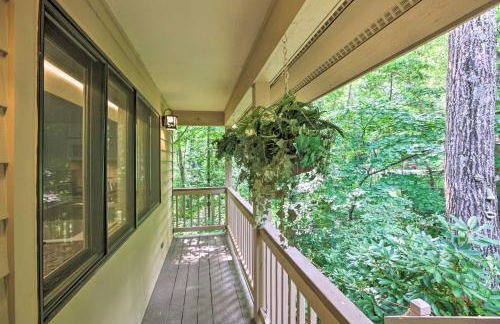 Wintergreen Resort Home with 2 Decks and Ski Access! - Foto 34