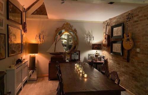 Eclectic Barn - Pergola & Dog-Friendly Garden - Photo 15