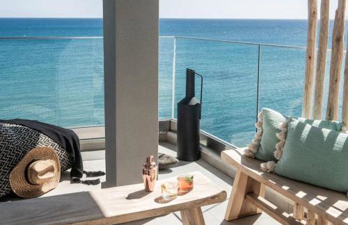 Khroma Luxury Suite 3- Beach front apartment - Photo 30