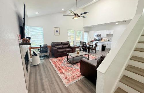 Arlington Entertainment District Home Purple Door - Foto 37