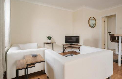 Ely Stays Flat 1 - Photo 1