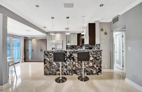 Beach Isles Modern 1BR Waterfront Apartment with Patio - Foto 16