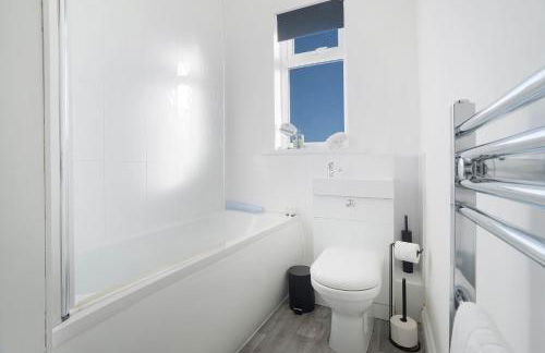 NEW! 2BR in West Terrace, Sleeps 4 - Foto 23