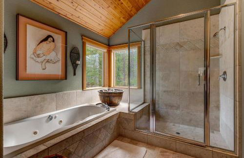 High Country Lodge by Tahoe Getaways - Tahoe Donner 4BR w Hot Tub, Air Conditioning, EV, HOA, Shuffleboard and Horse Shoe Pit - Foto 16