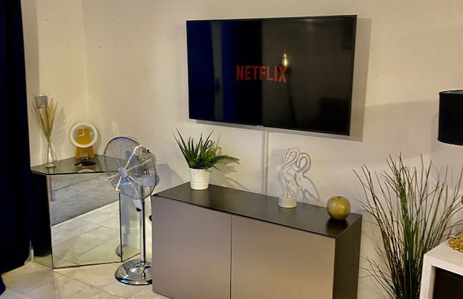 Captivating 1-bed Apartment Greater London - Foto 20