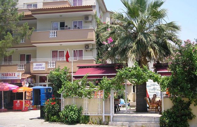 Family Apart - Photo 31