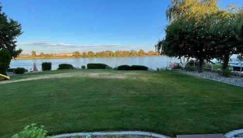 Edgewater Paradise HotTub Private Dock & Game Room - Foto 2