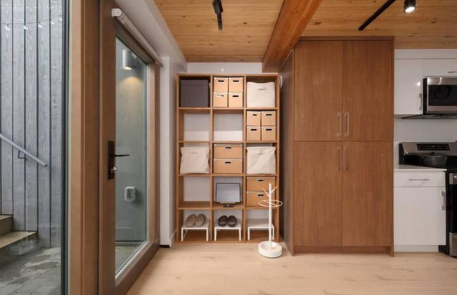 Passive House Luxury 2 Bedroom Basement Suite - Photo 4