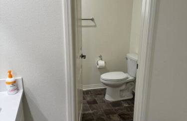 A Tranquil Haven with Elegance - Foto 26