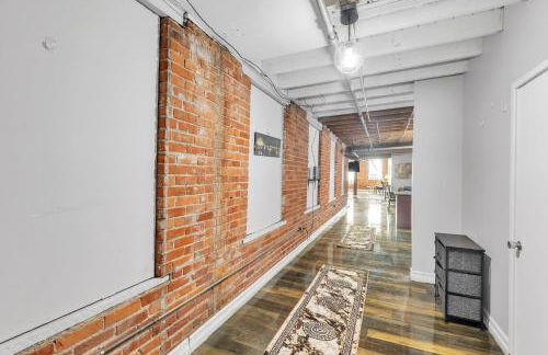 Stylish Chic Retreat At Lafayette Lofts 1 Bedroom Apts by RedAwning - Foto 44