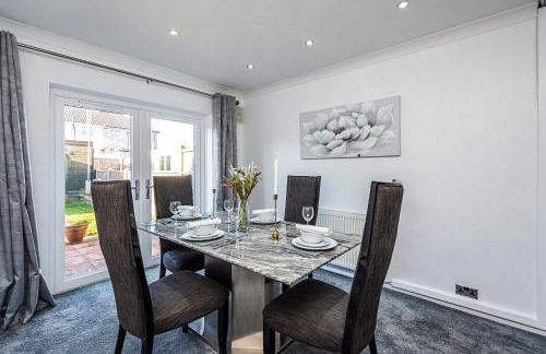 Cozy 3 Bedroom House in Aveley, Thurrock - Foto 5