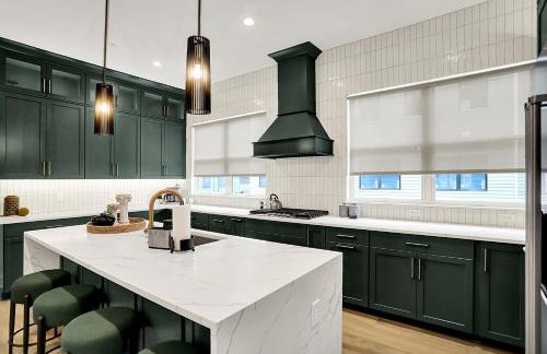 Luxury Townhouse with Fireplace Rooftop Deck Close to Downtown-Family Friendly - Foto 20