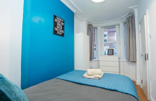 Comfy 4 Bed House near Notts City Centre - FREE Parking - Foto 30