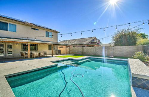 1 Mi to Surprise Stadium! Desert Poolside Oasis - Foto 28