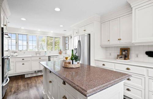 Cranberry Hill | 9 BR 22 Acre Estate | Sleeps 24 - Photo 33