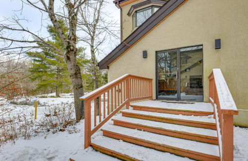 Walk to Mount Snow Resort Unit with Pool and Hot Tubs - Foto 18