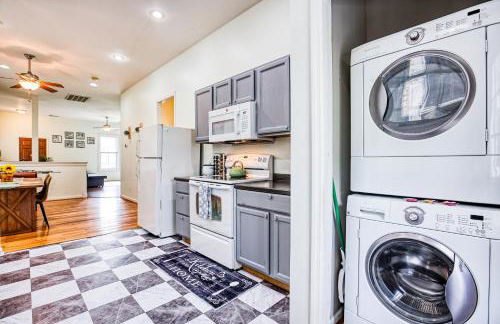 Prime Location - Stylish 2BR Minutes to Downtown - Foto 23