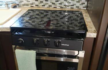 RV11 XLR - 27' Family Toy Hauler - Sleeps 6 - Foto 11