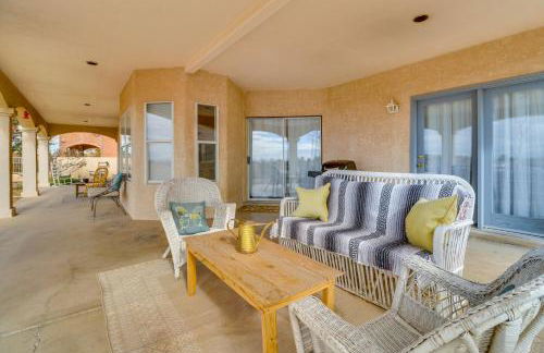 Patio with Tranquil Views! Home 14 Mi to Albuquerque - Foto 8