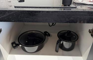 Studio 63 novo, luxuoso e completo com ar condicionado e cama Queen Size - Centro Mogi - Até 4 Pessoas - Foto 67