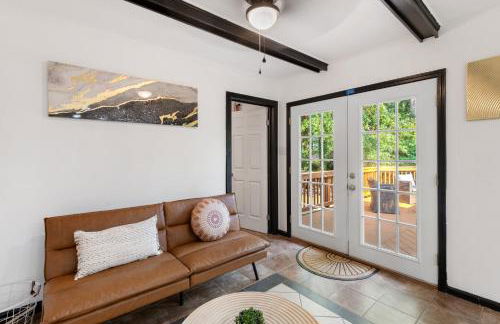 Spacious 4BR House Sleeps 9 Outdoor Lounge with Fire Pit plus Games - Foto 78