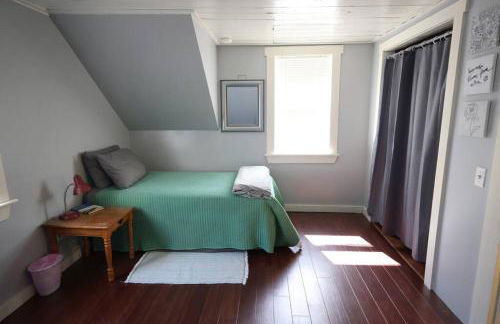 Little House by the Brook - Foto 17