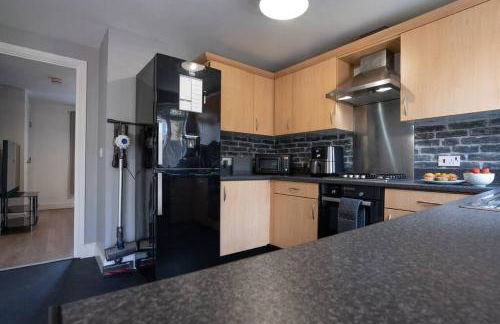 Stunning 3 bed House - Nr Kings Mill Hospital - 2 Parking Spaces, Wifi & Garden - Foto 32