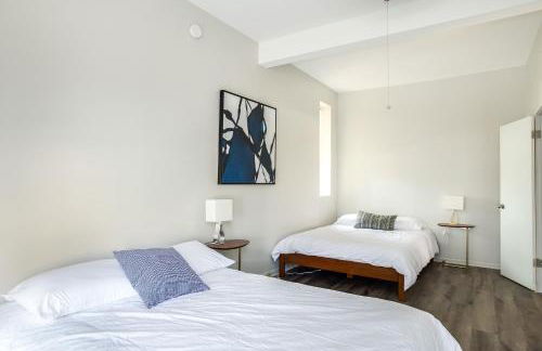 Beautifully Remodeled Second Floor Flat in River North with Private Rooftop - 2S - Foto 29