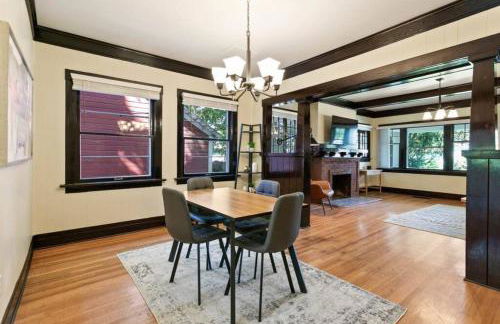 Quaint South Hill Home w Luxury King Bed and Wifi - Foto 14